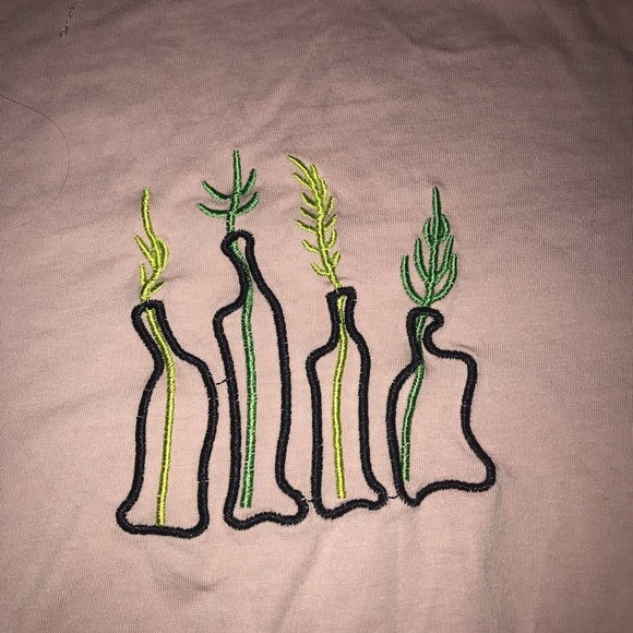 Adorable plant tee - Picture 2 of 2